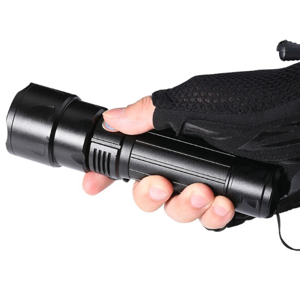 Rechargeable Super Far Bright Flashlight Q-5106